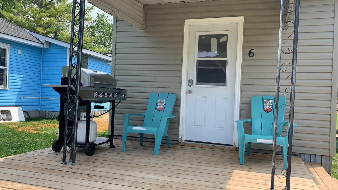 Myriad Fins Cottage And Marina Kawartha Lakes Exterior photo