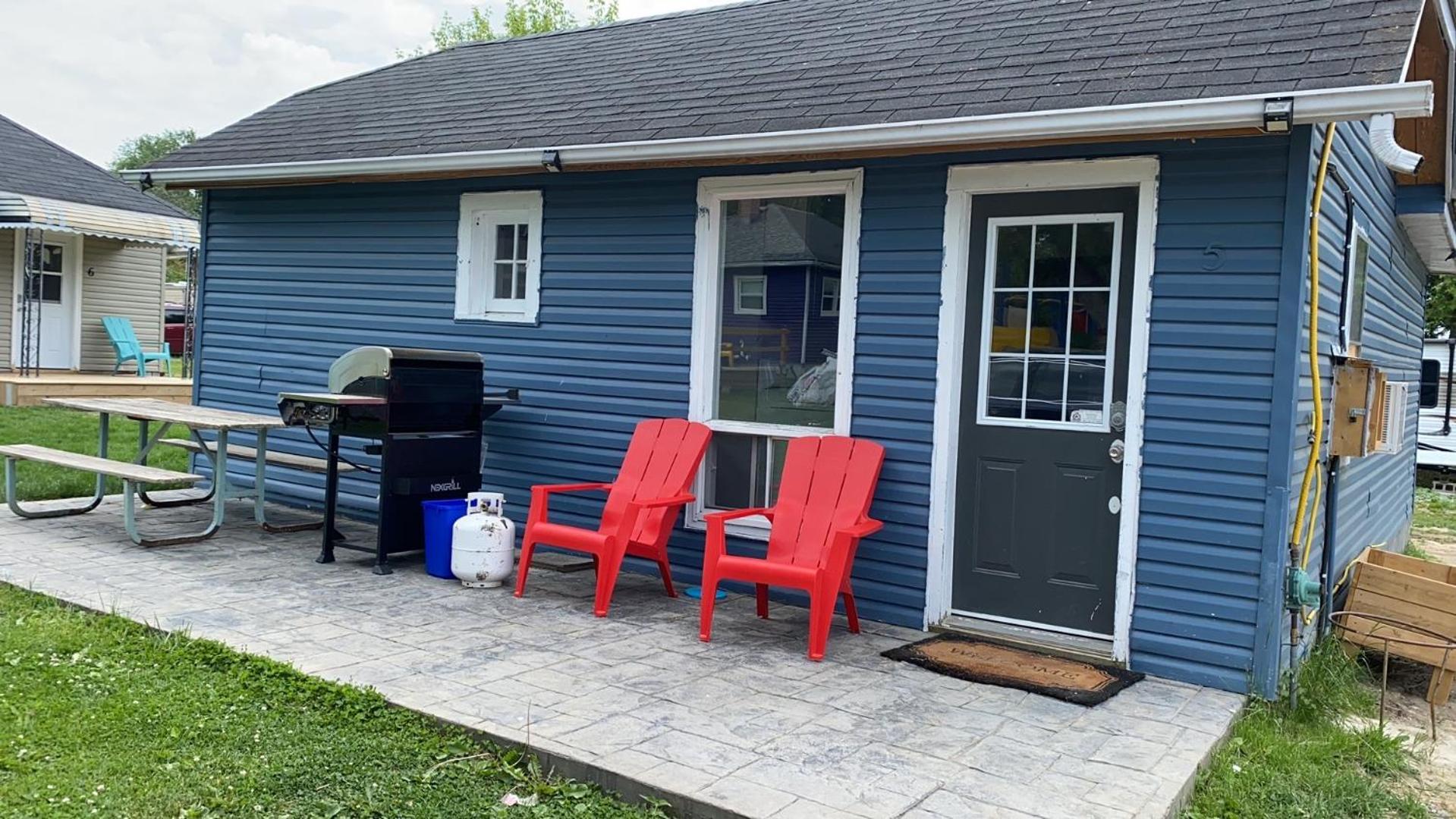 Myriad Fins Cottage And Marina Kawartha Lakes Exterior photo