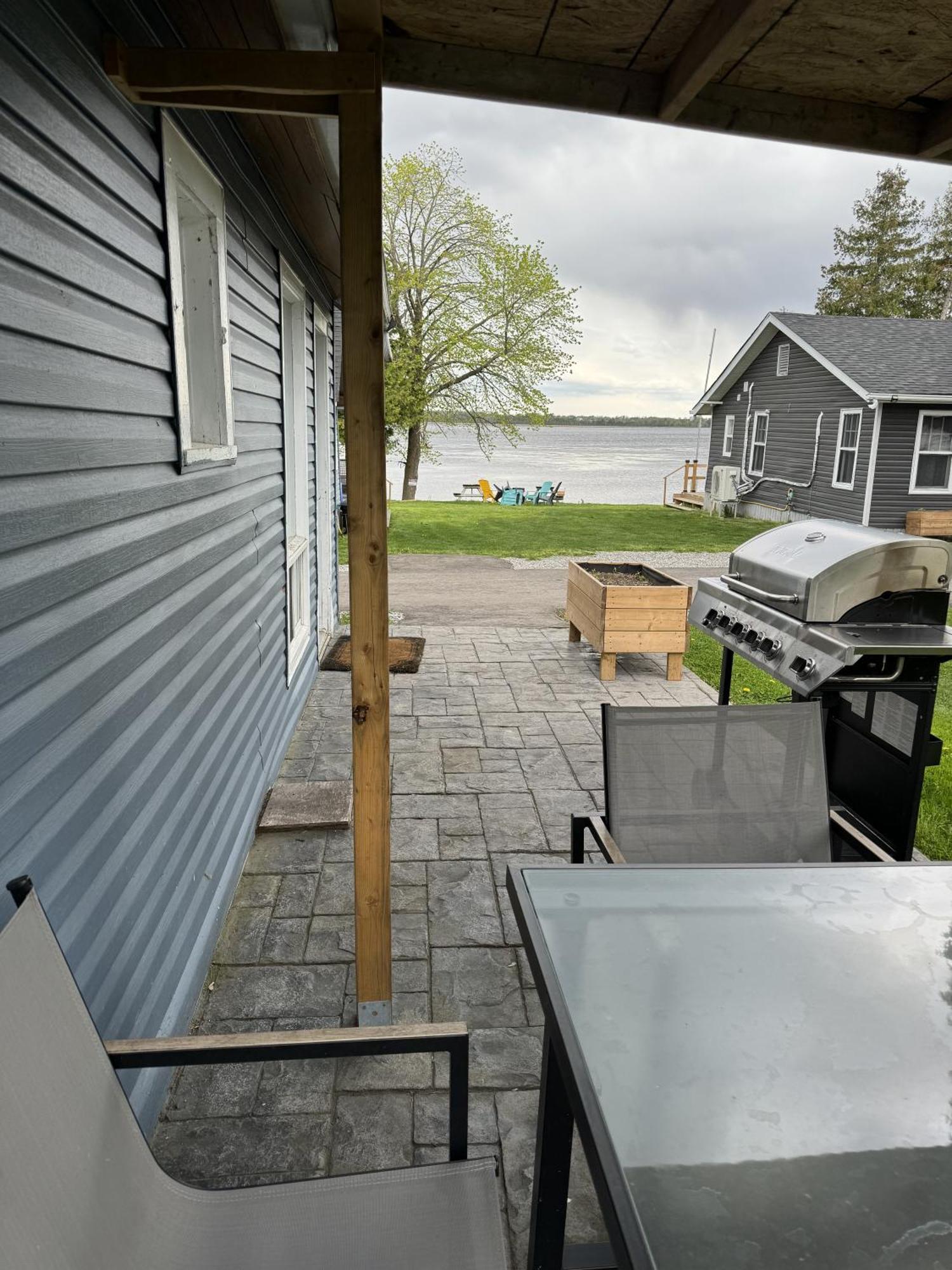 Myriad Fins Cottage And Marina Kawartha Lakes Exterior photo