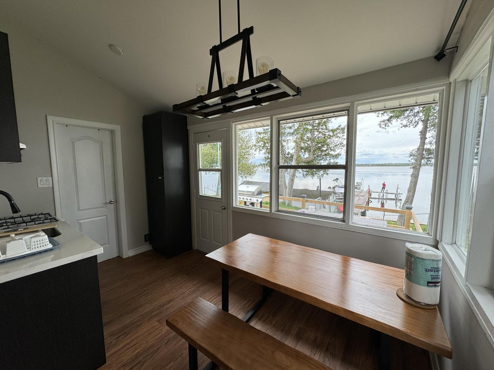 Myriad Fins Cottage And Marina Kawartha Lakes Exterior photo